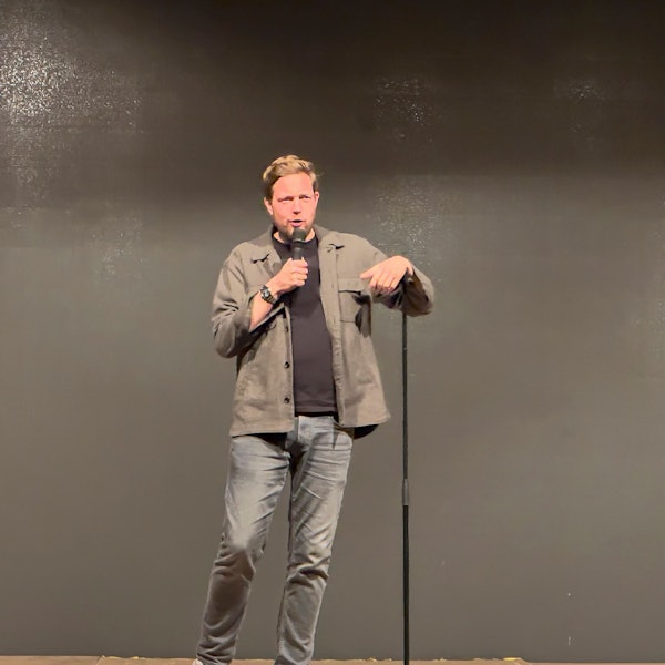 Das Foto zeigt den Comedian Bastien Bielendorfer.