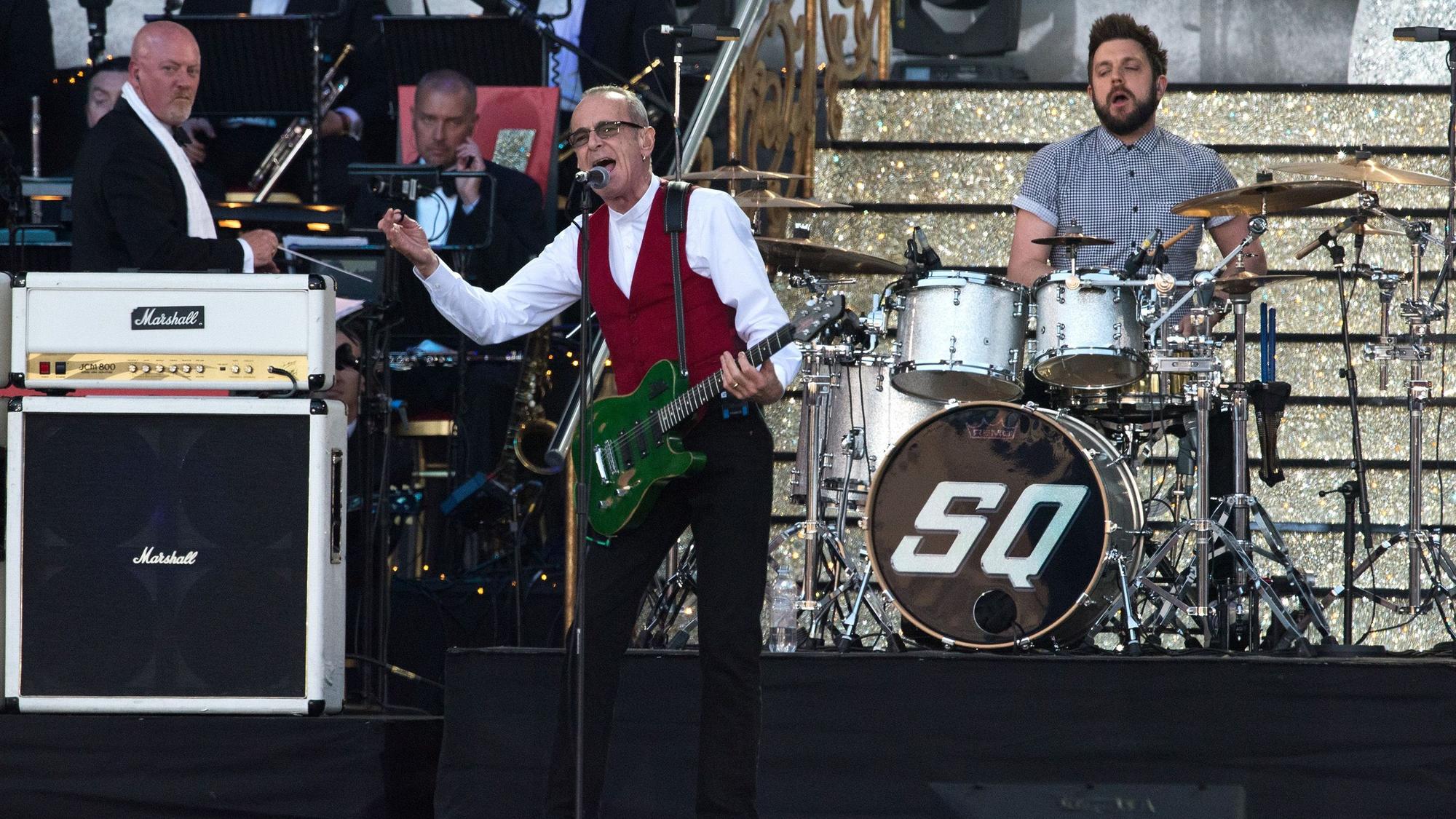 Status Quo mit Francis Rossi (m) bei einem Konzert im Jahre 2015.