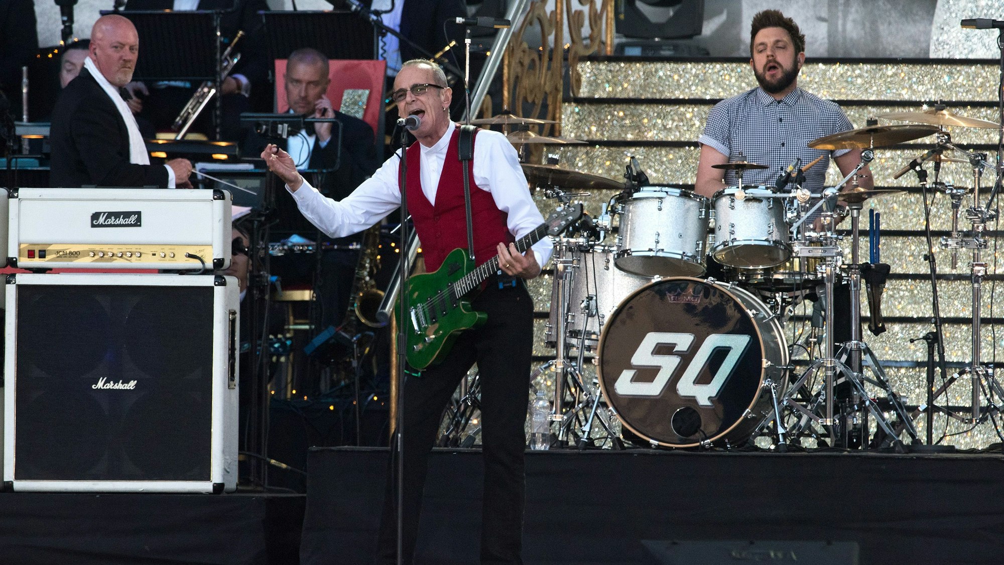 Status Quo mit Francis Rossi (m) bei einem Konzert im Jahre 2015.