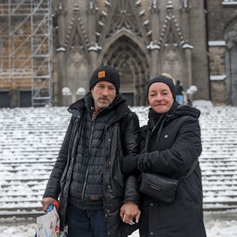 Traian Sicheli und Shira Kaminki vor dem Dom.
