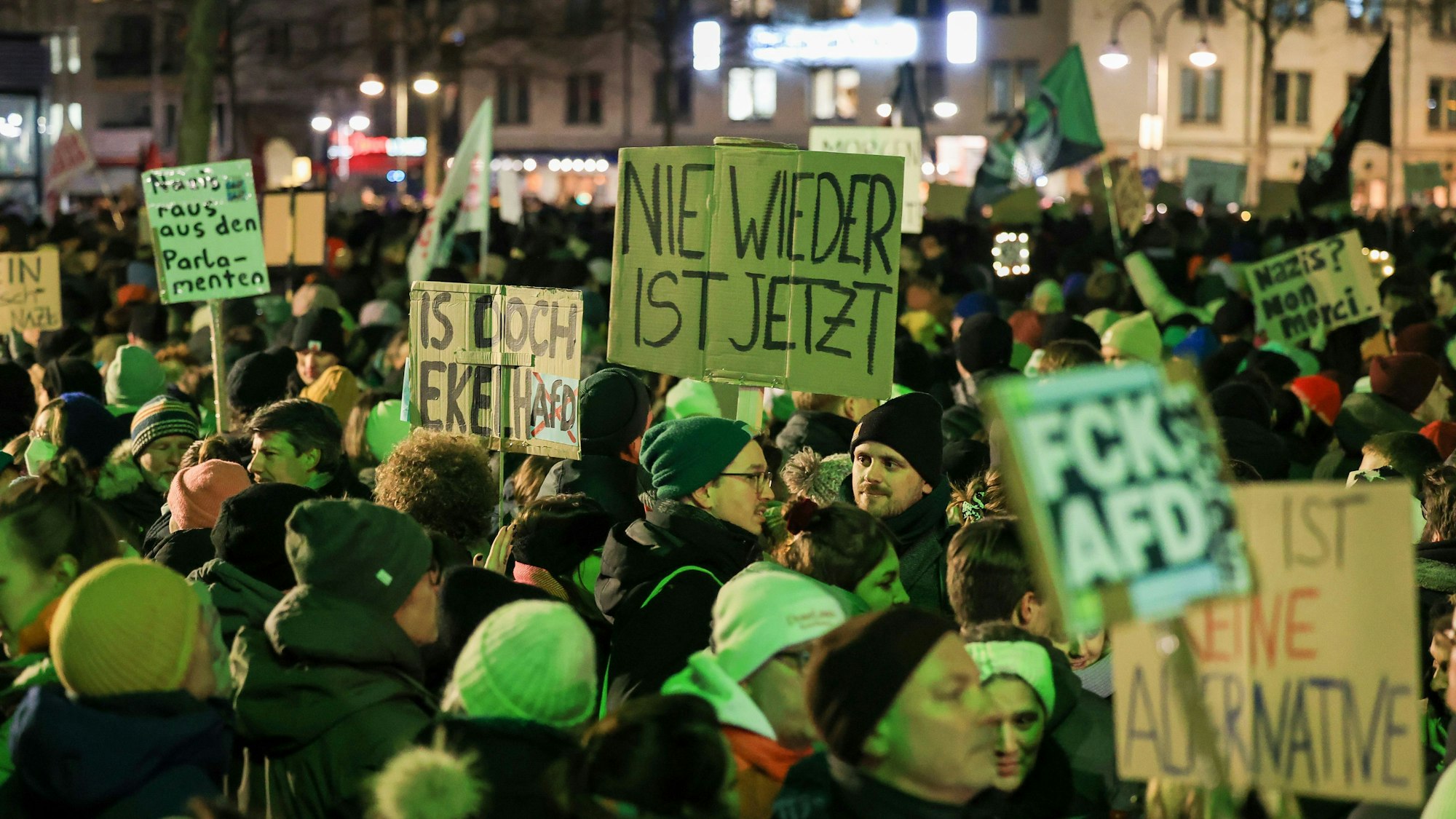 Demonstration auf dem Heumarkt mit dem Slogan "Gemeinsam gegen den Rechtsruck".