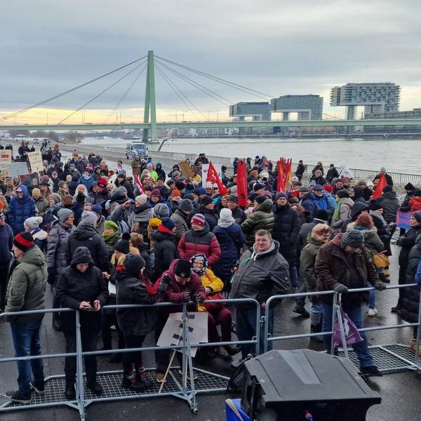 21.1.2024: Teilnehmer vor Beginn der Demo an der Deutzer Werft