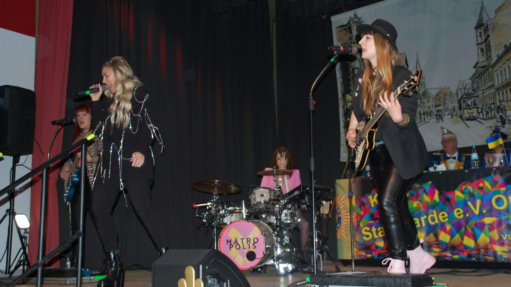 Die Band „Mätropolis" auf der Bühne