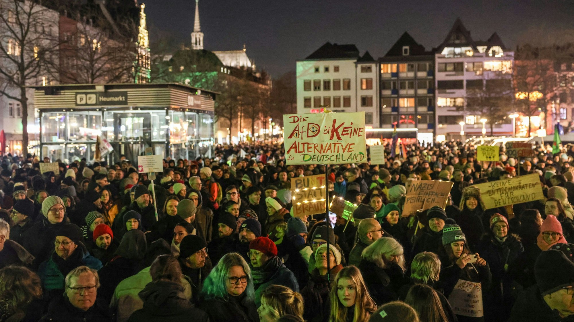 Demonstration gegen Rechtsextremismus Mitte Januar auf dem Kölner Heumarkt.
