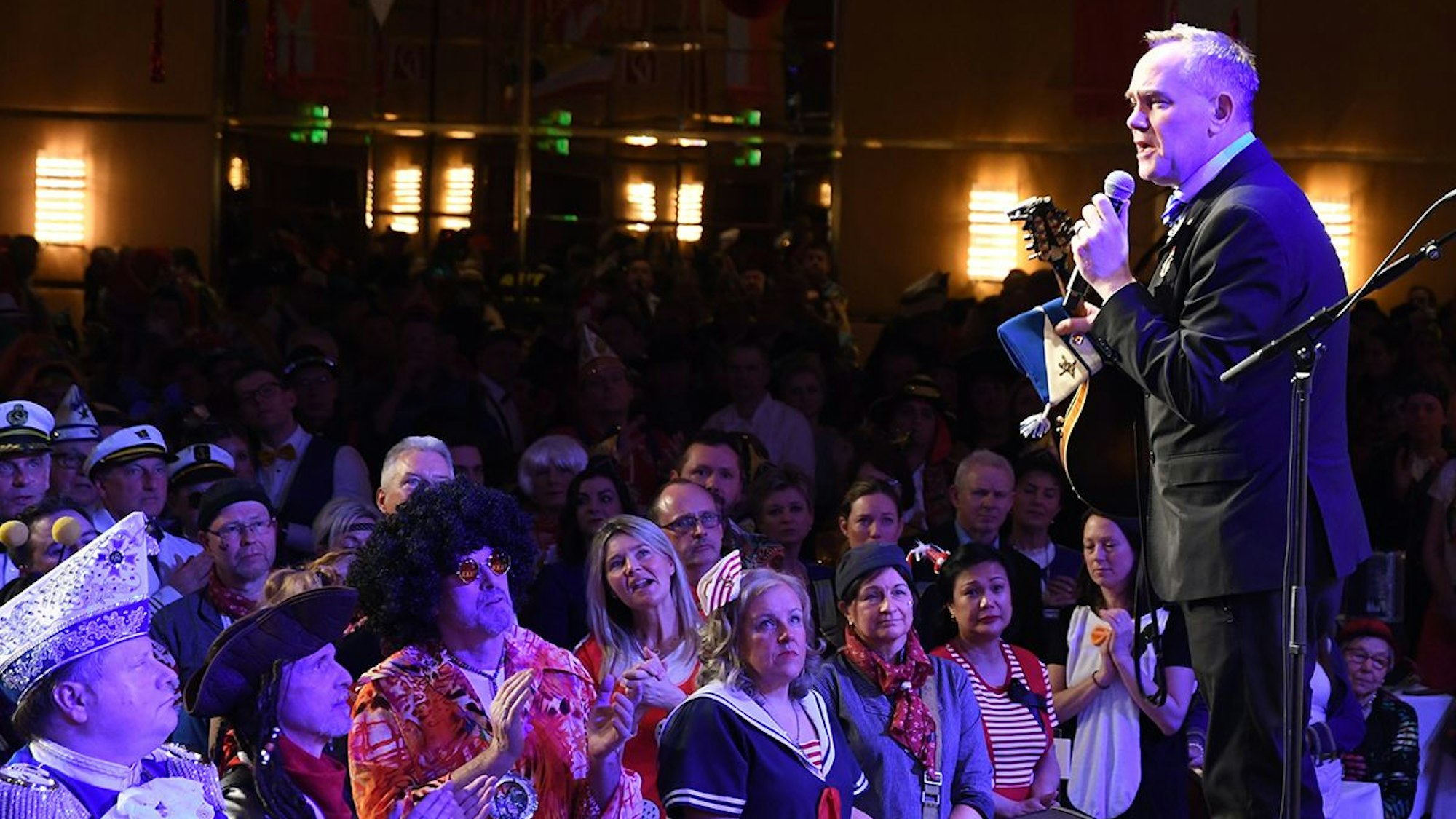 JP Weber bricht Lied ab.