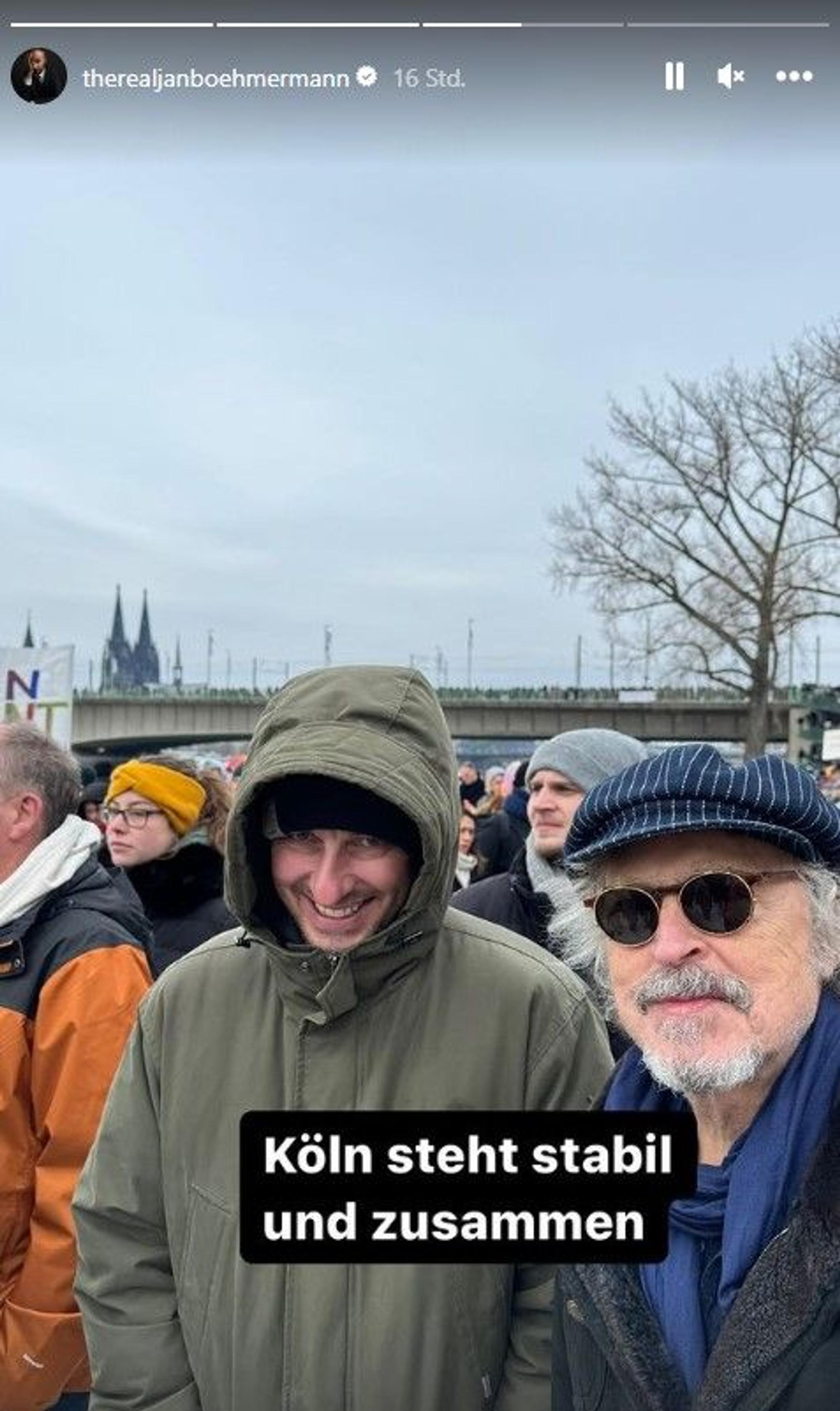 Jan Böhmermann und Wolfgang Niedecken bei der Demo in Köln
