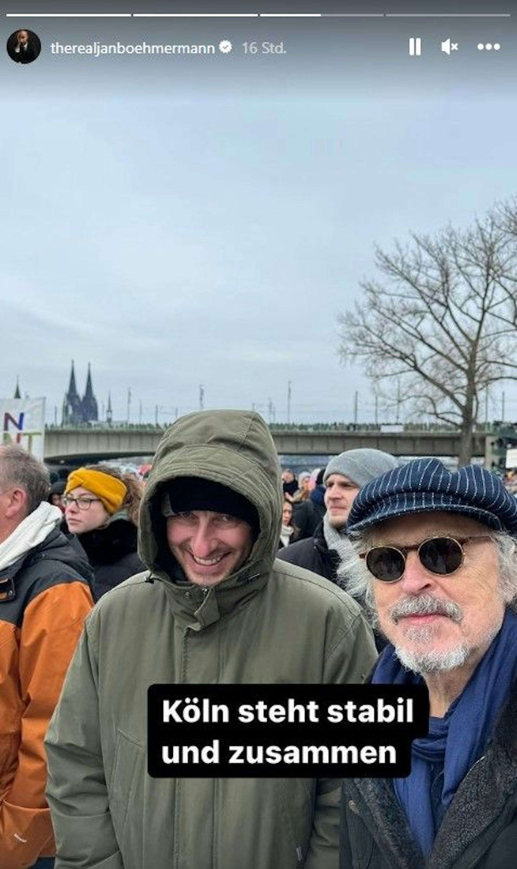 Jan Böhmermann und Wolfgang Niedecken bei der Demo in Köln