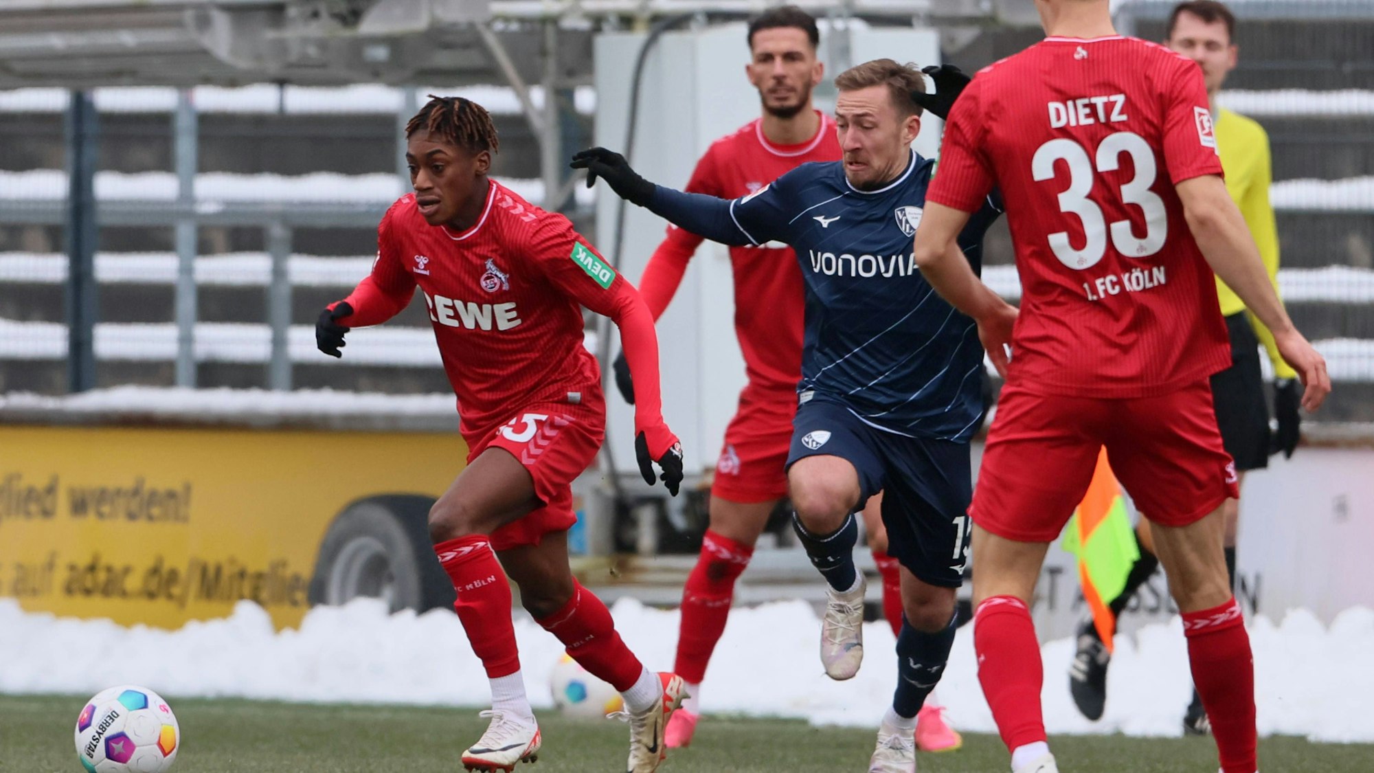 Spielte nach seinem Auftritt gegen Dortmund auch gegen Bochum mit: FC-Talent Justin Diehl.