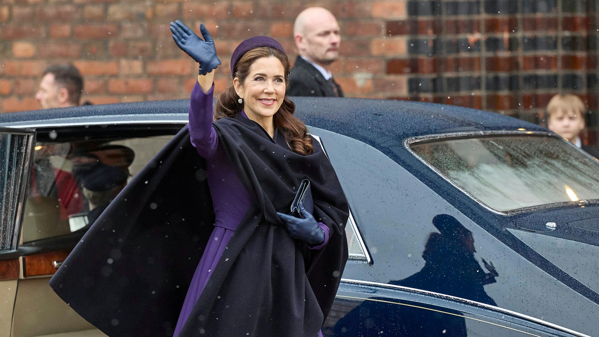 Königin Mary vor dem feierlichen Gottesdienst.