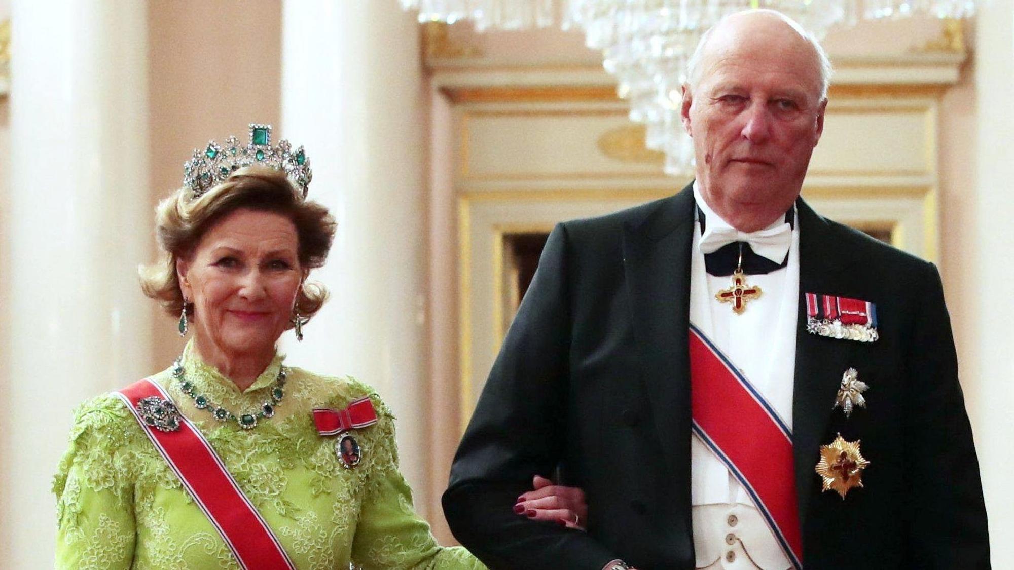 König Harald V. und Königin Sonja von Norwegen kommen zum Galadinner anlässlich des 80. Geburtstags des norwegischen Königs