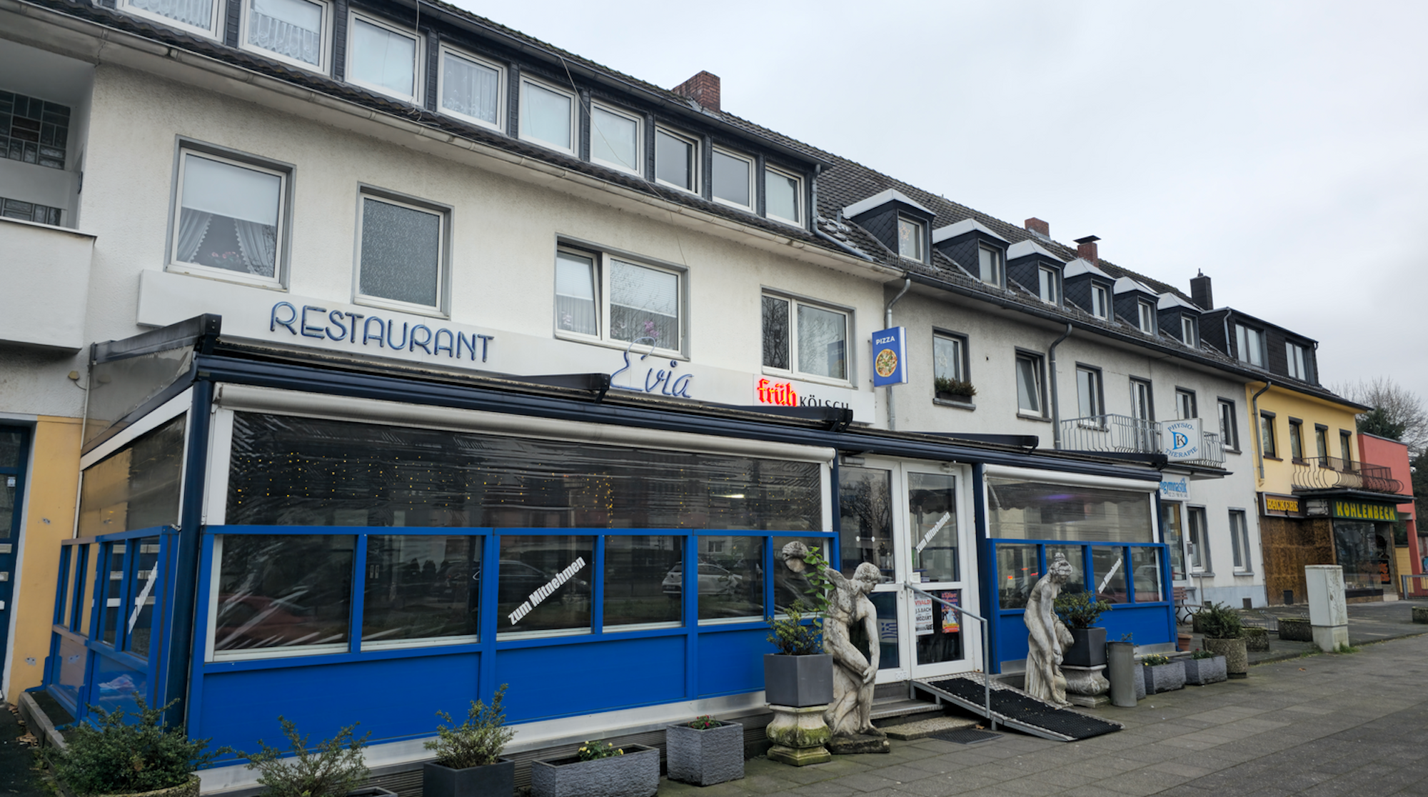 Außenansicht der Taverne Evia