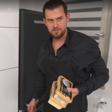 David aus Bonn musste beim Dessert schließlich zu einer Notlösung greifen.