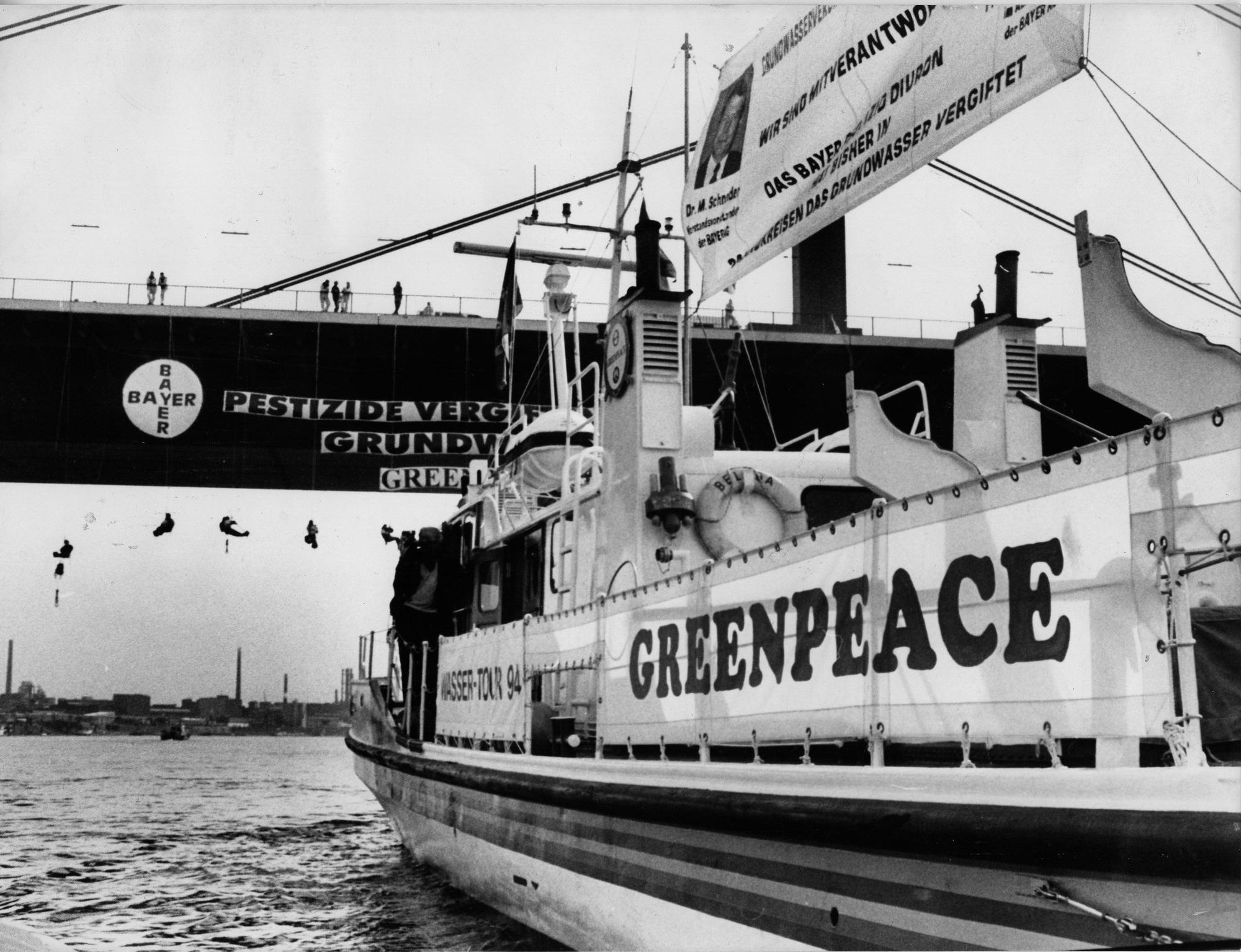 Greenpeace auf dem Rhein Foto: Holger Schmitt