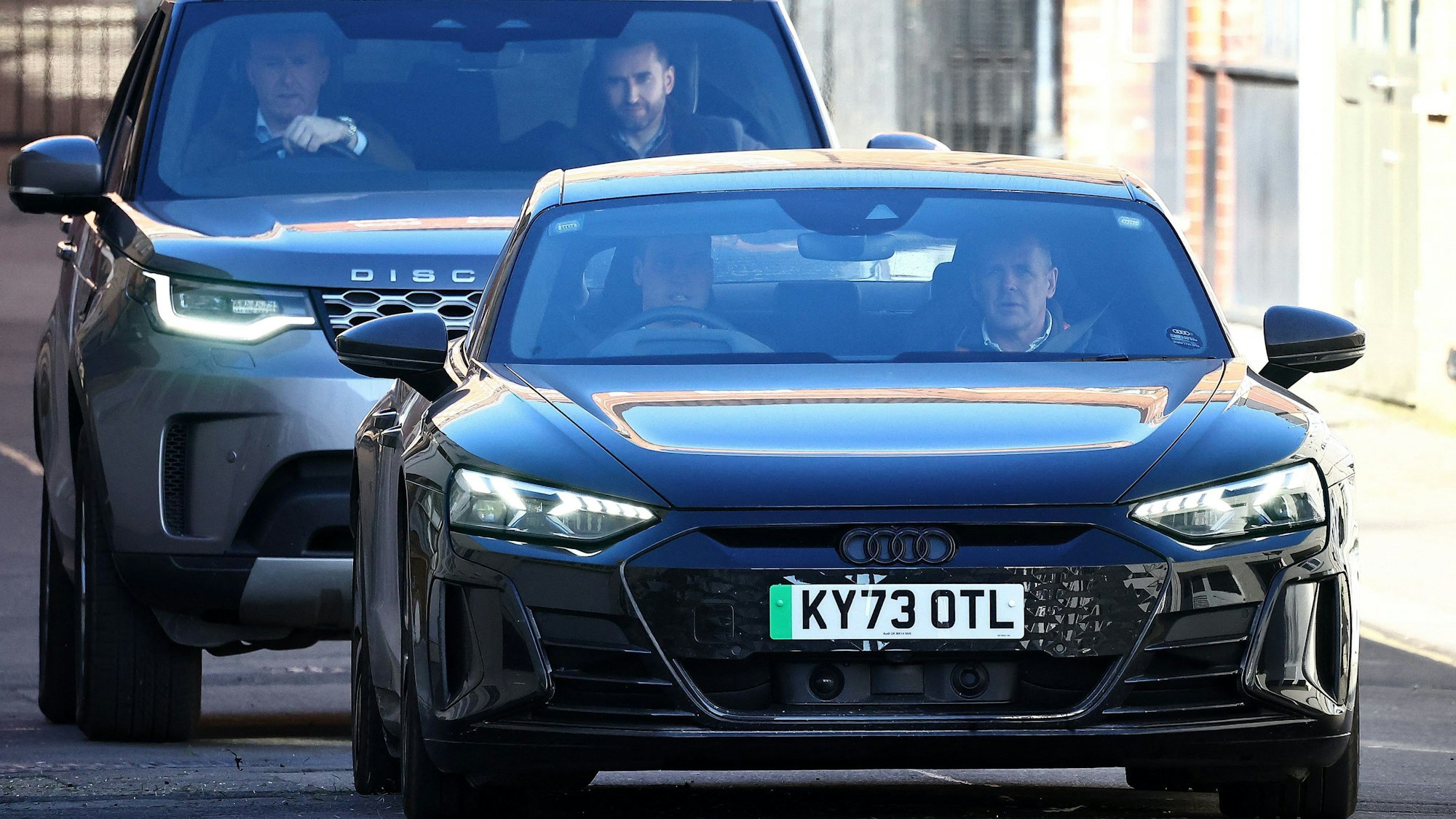 Der britische Prinz William, Prinz von Wales (m), verlässt am 18. Januar 2024 die Londoner Klinik, in der seine Frau, die britische Prinzessin Catherine von Wales, operiert wurde.