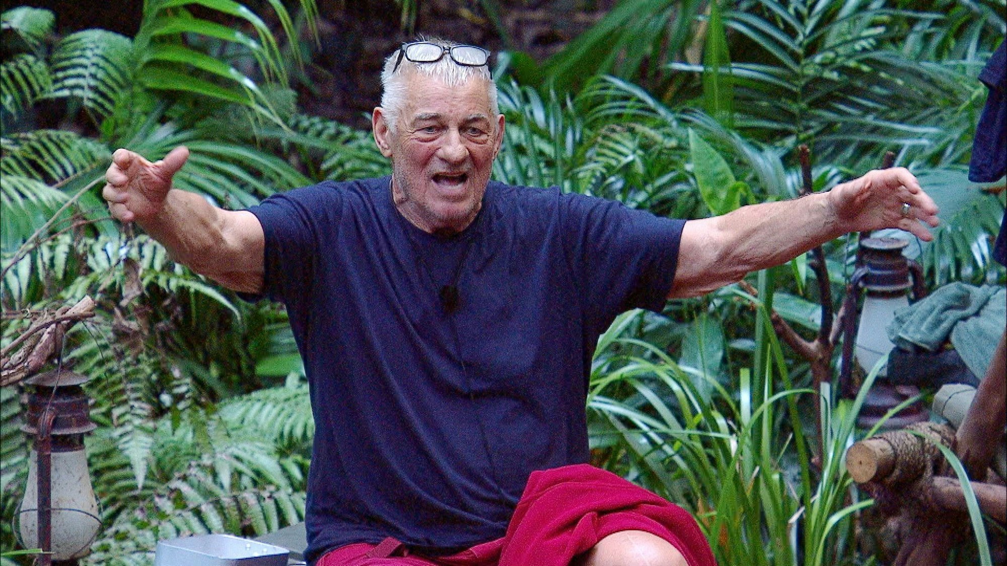 Heinz Hoenig stimmte bei „IBES“ ein singendes Sprachtraining an.