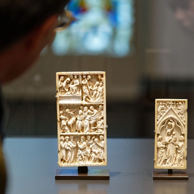 Ein Flügel eines Dyptichons mit Szenen aus der Passion Christi und der Flügel eines Dyptichons mit der Krönung Mariens Köln sind im Museum Schnütgen zu sehen.