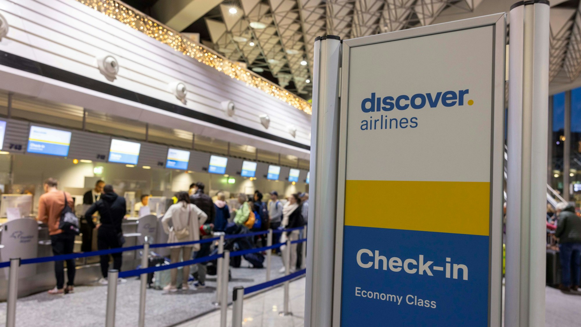 Die Pilotengewerkschaft Vereinigung Cockpit sowie die Kabinengewerkschaft Ufo haben zu einem ganztägigen Streik am Freitag aufgerufen