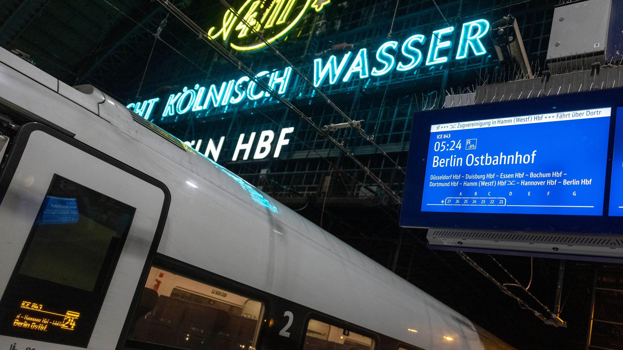 Stillstand auch häufig am Hauptbahnhof Köln: Die Lokführer-Gewerkschaft GDL bestreikt seit der Nacht zu Mittwoch die Deutsche Bahn. (Archivbild)