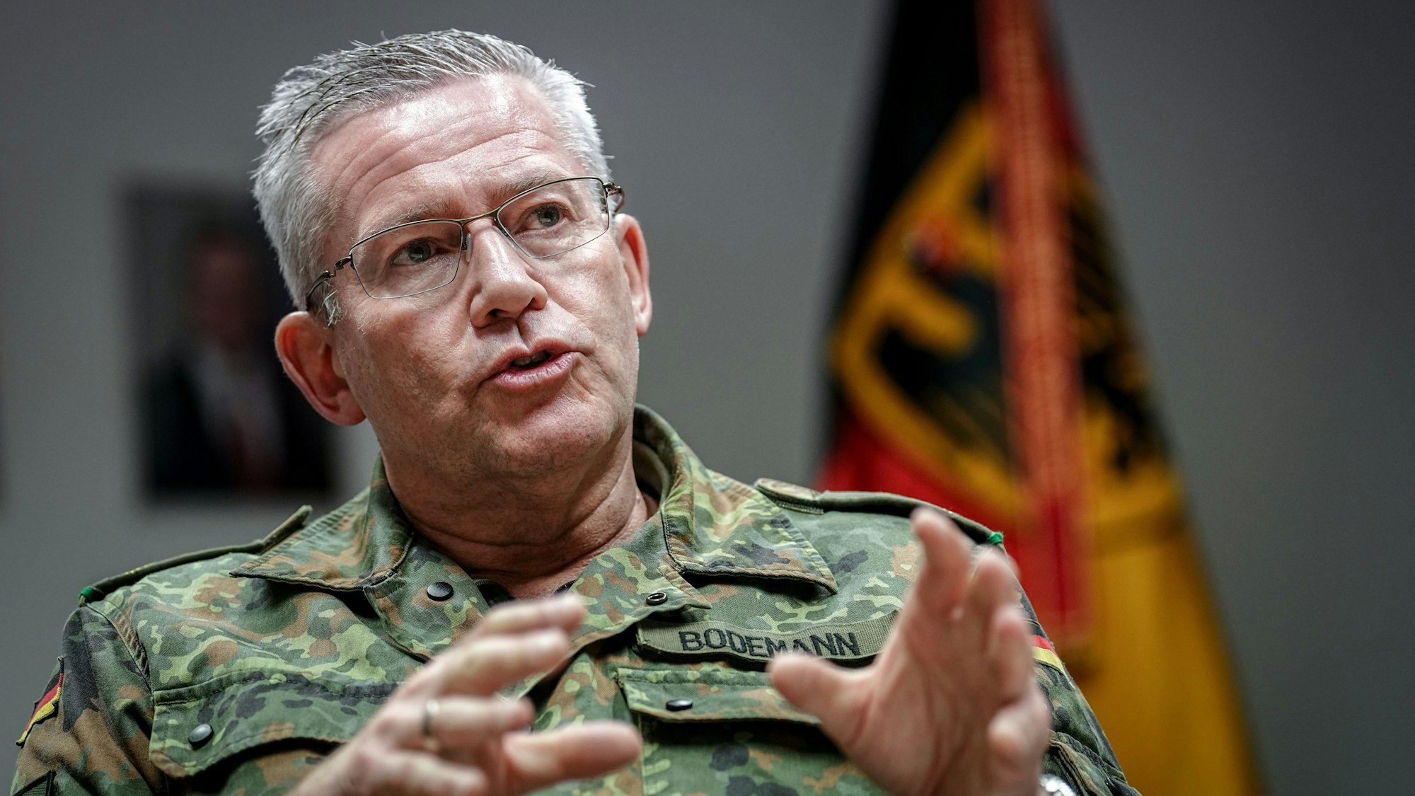 23.01.2024, Berlin: Generalmajor André Bodemann, Befehlshaber des Territorialen Führungskommandos, spricht in einem Interview mit Journalisten der Deutschen Presse-Agentur über den Operationsplan Deutschland ("Oplan")