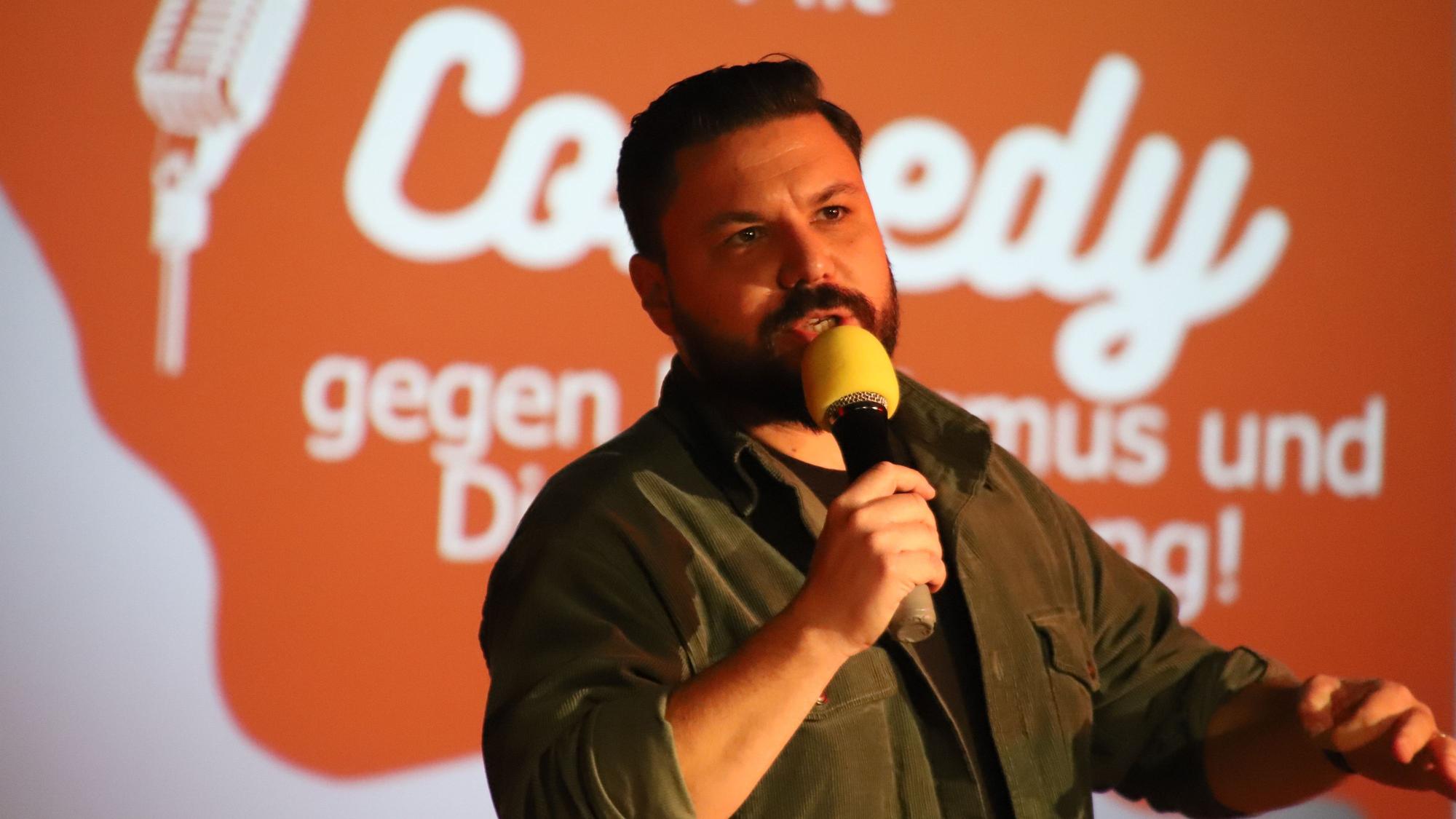 Sertac Mutlu war schon zum zweiten Mal im Carl-Reuther-Berufskolleg.