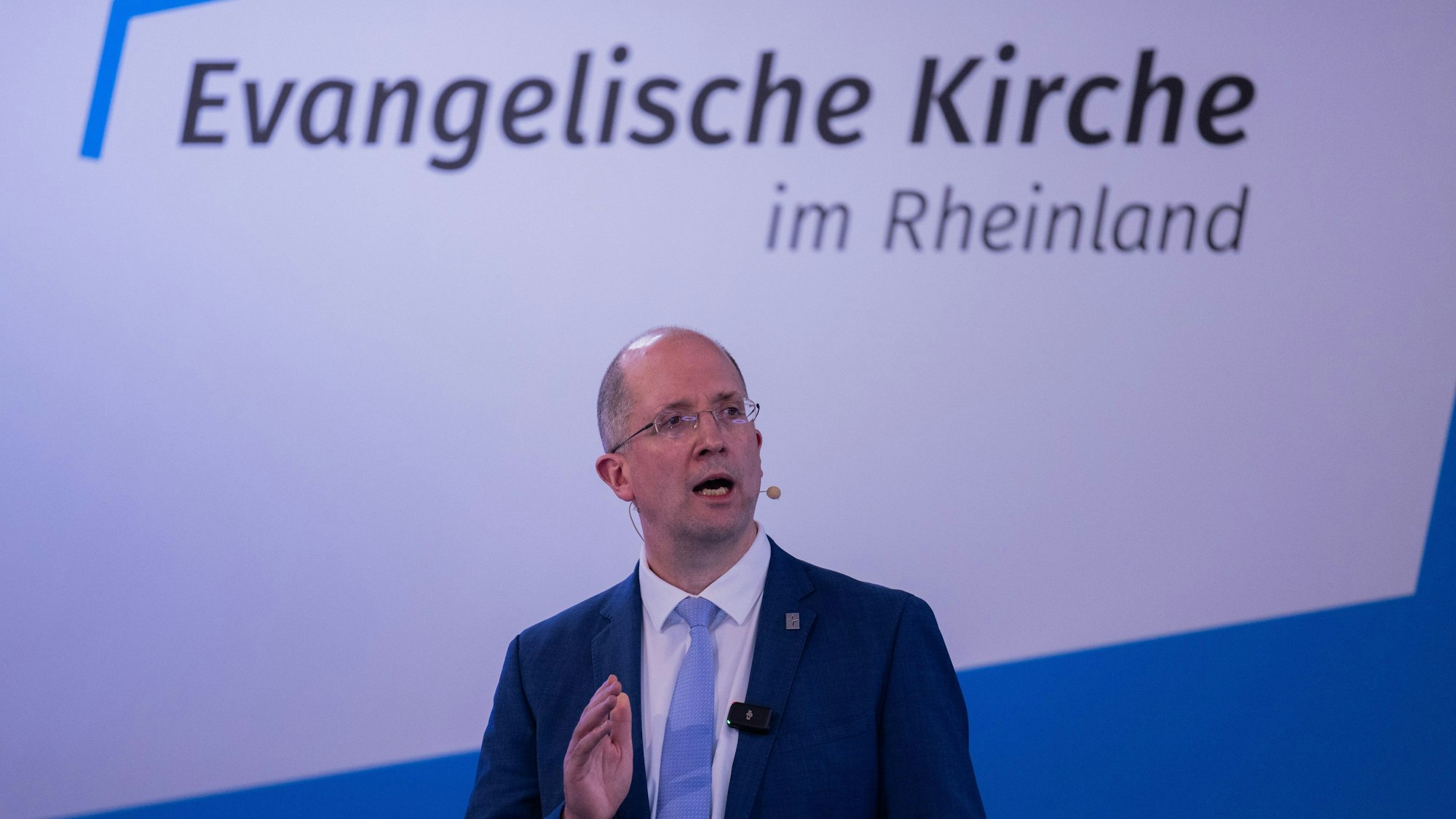 Thorsten Latzel, Präses der Evangelischen Kirche im Rheinland, spricht bei der Synode der Evangelischen Kirche im Rheinland.