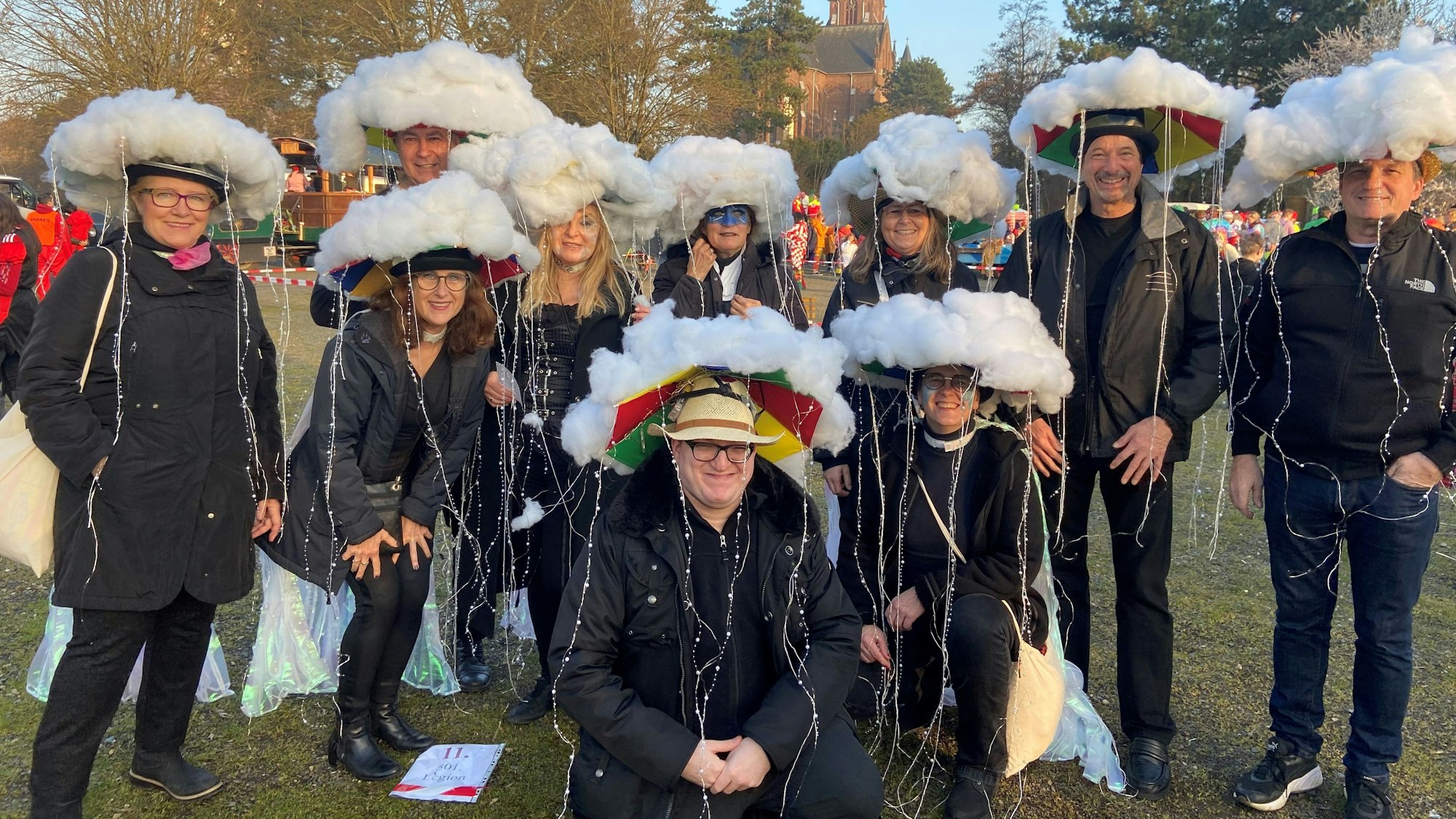 Jecke beim Zündorfer Veedelszoch.