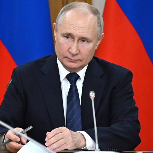 Wladimir Putin, Präsident von Russland, nimmt an einem Treffen zur sozialen und wirtschaftlichen Entwicklung des russischen Kaliningrader Gebiets teil. Zwei Tage zuvor war es bei einem PR-Termin zu einer kuriosen Szene gekommen.