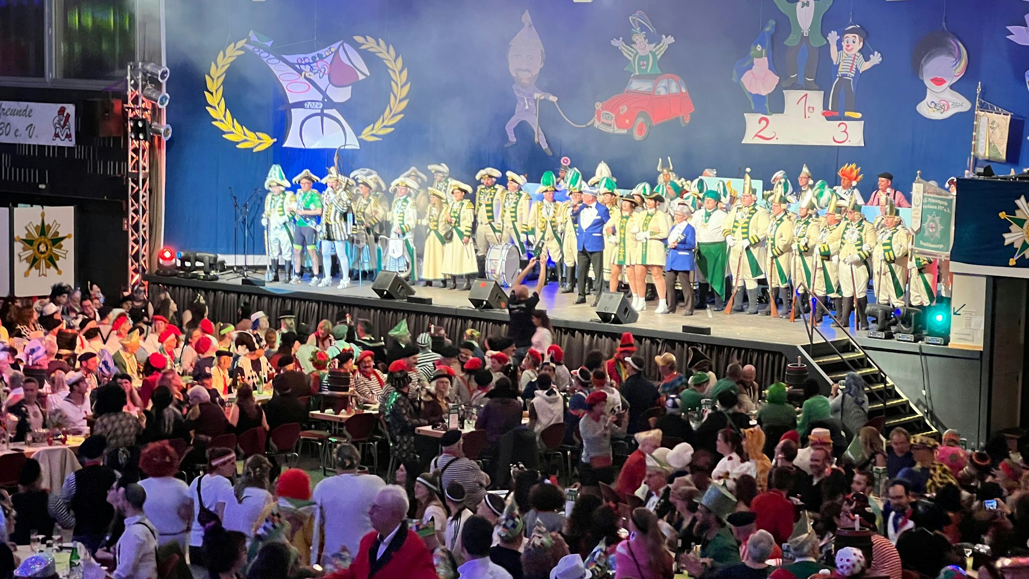 Rund 700 Leute waren zur Sitzung gekommen.