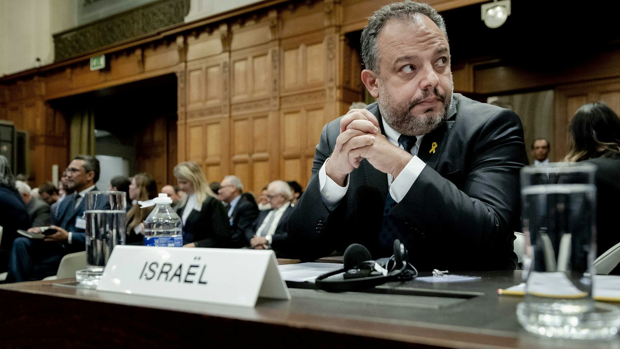 Tal Becker, Rechtsberater des Außenministeriums von Israel, sitzt bei einer Anhörung vor dem Internationalen Gerichtshof (IGH)