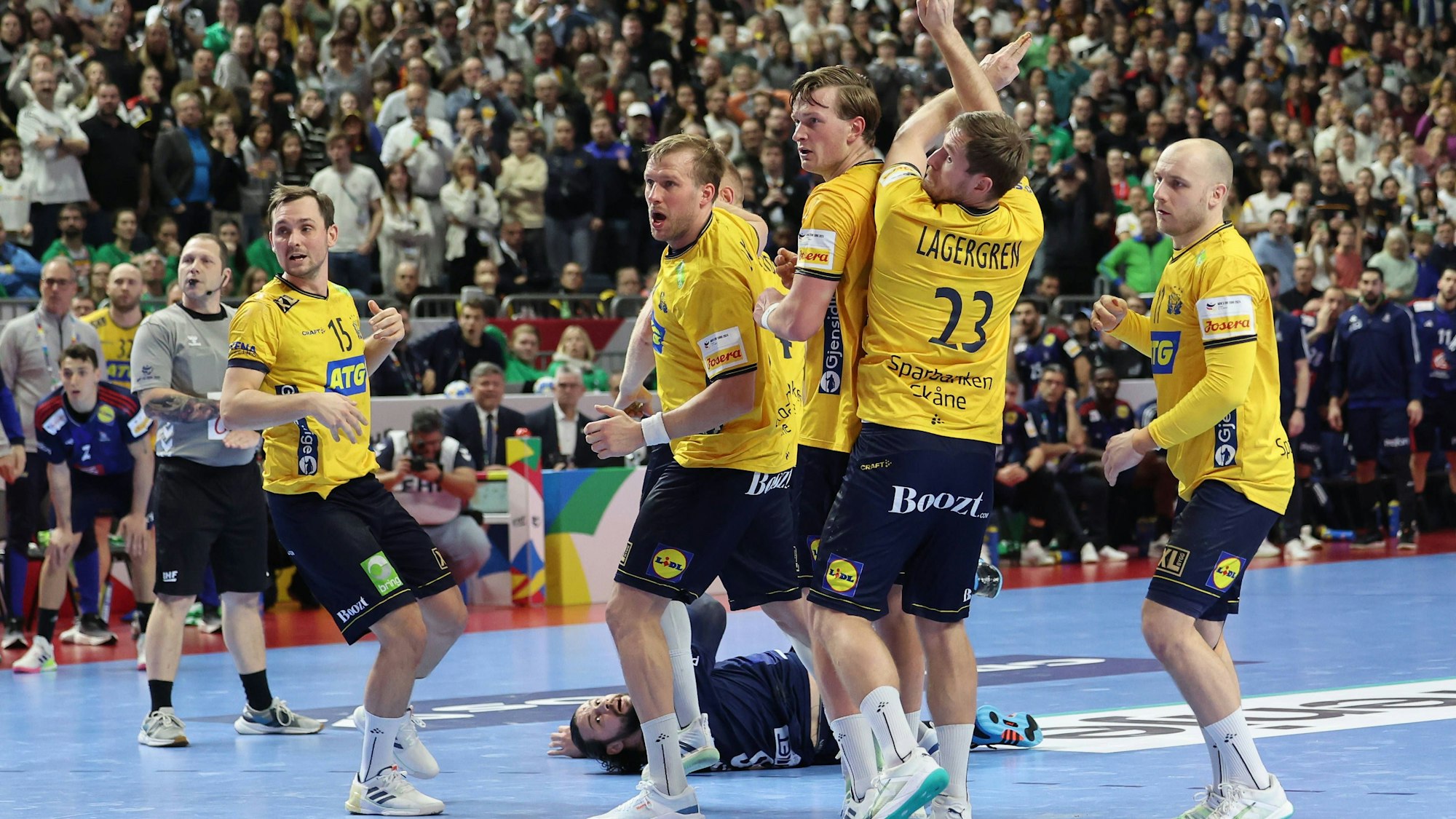 Handball-EM in Köln: Frankreich erzielt ein Last-Minute-Tor gegen Schweden und konnte sich so durchsetzen.