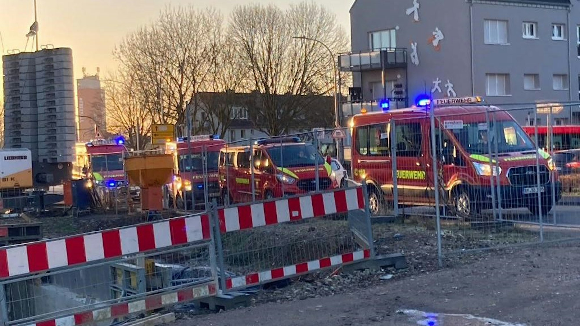 Das Bild zeigt Einsatzfahrzeug der Feuerwehr