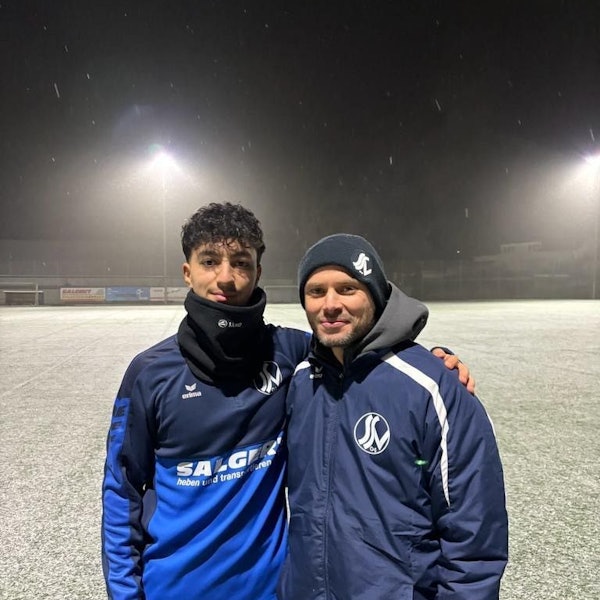 Ibrahim Hajri (links) und Trainer Alexander Otto vom Siegburger SV 04