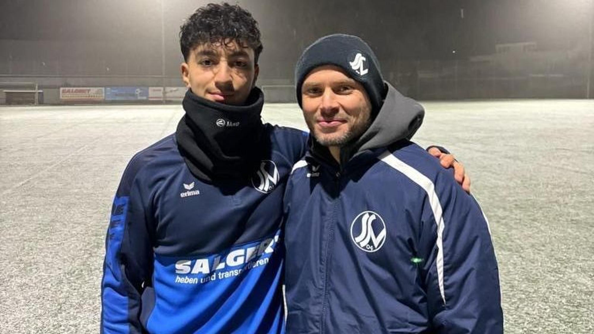 Ibrahim Hajri (links) und Trainer Alexander Otto vom Siegburger SV 04