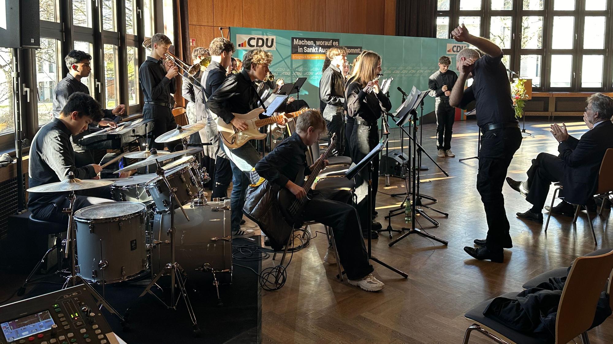 Die Big Band des Rhein-Sieg-Gymnasiums begeisterte die Zuschauer.