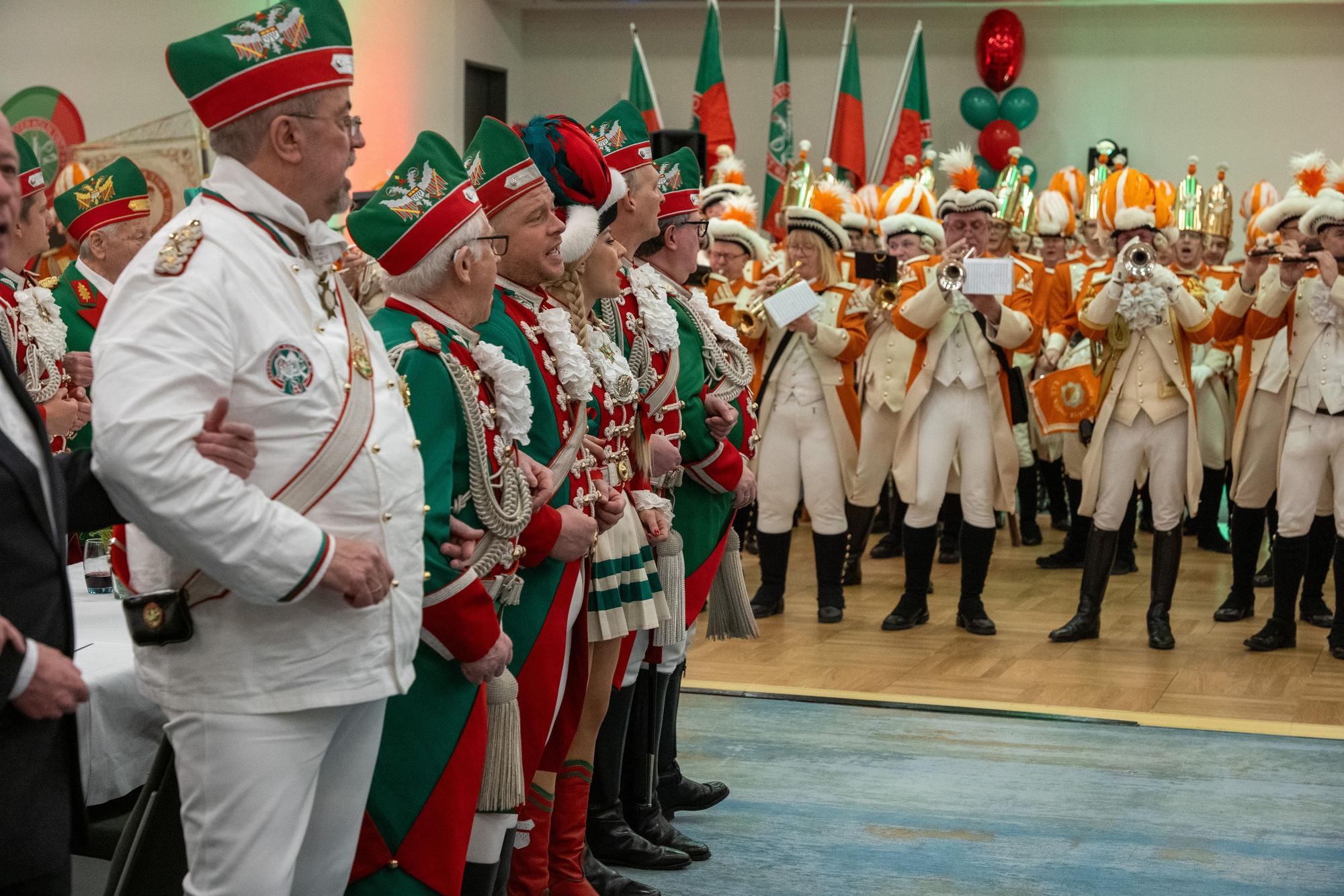 Nippeser Bürgerwehr besucht Altstädter bei Jubiläumsfeier.