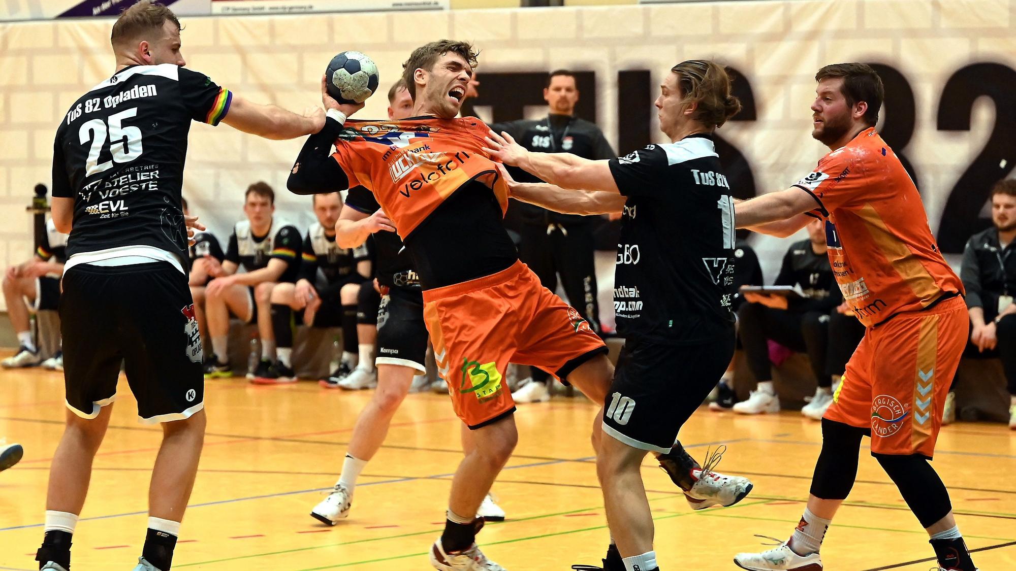 26.01.2024, Handball-Tus Opladen-Bergische Panther
mitte: David Bleckmann (Berg Panther)
Foto: Uli Herhaus