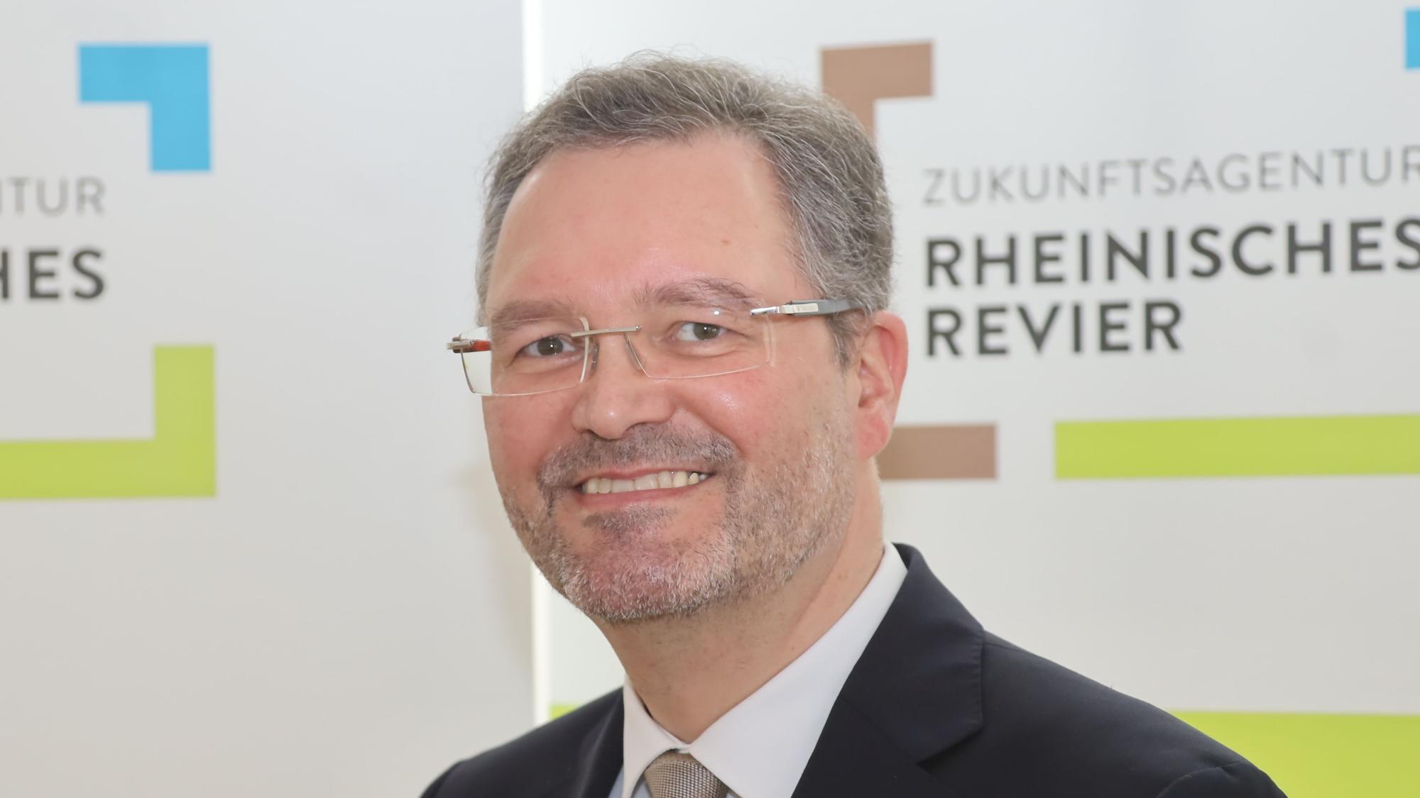 Auf dem Foto ist Bodo Middeldorf ist Geschäftsführer der Zukunftsagentur Rheinisches Revier zu sehen.