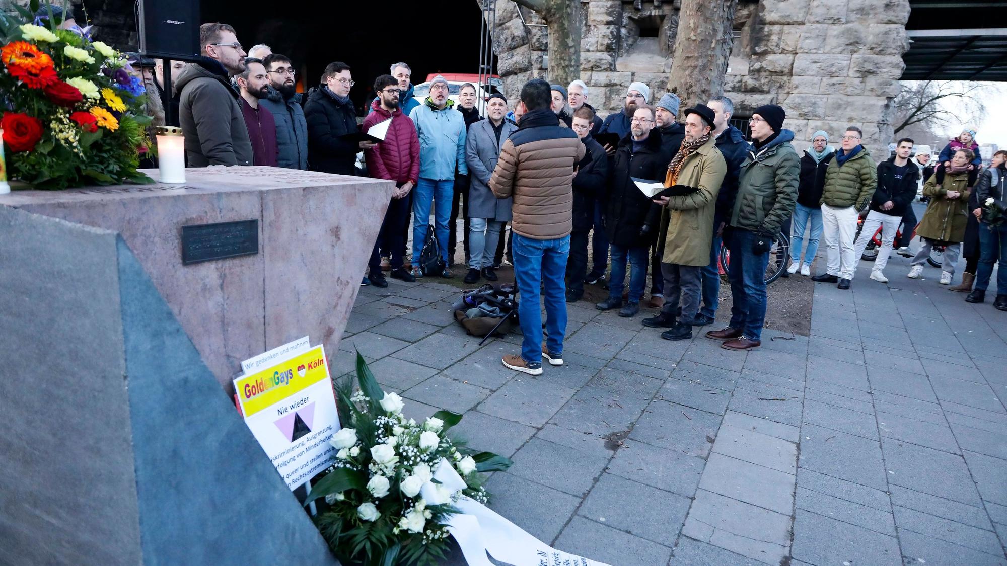 Zusammenstehen und das Erinnern aufrechterhalten, dieses Ansinnen einte die Anwesenden.