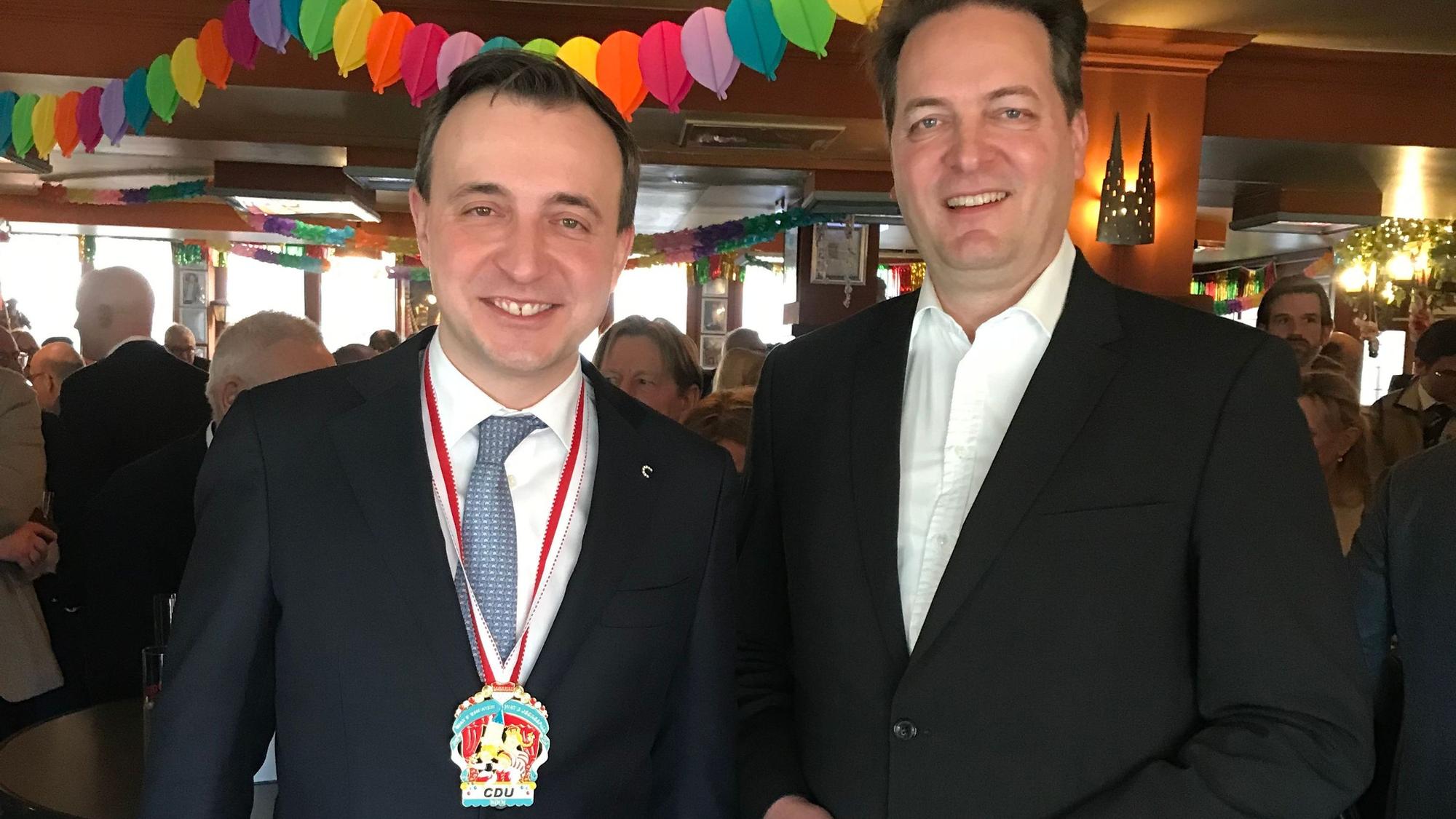 Karl Mandl, Vorsitzender der CDU Köln, mit Gastredner Paul Ziemiak, seit November 2022 Generalsekretär des CDU-Landesverbandes Nordrhein-Westfalen