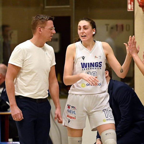 21.01.2024, Basketball-Wings Leverkusen - Herner TC
links: Boreis Kaminski (Wings)
rechts: Carlotta Ellenrieder (Wings9
Foto: Uli Herhaus