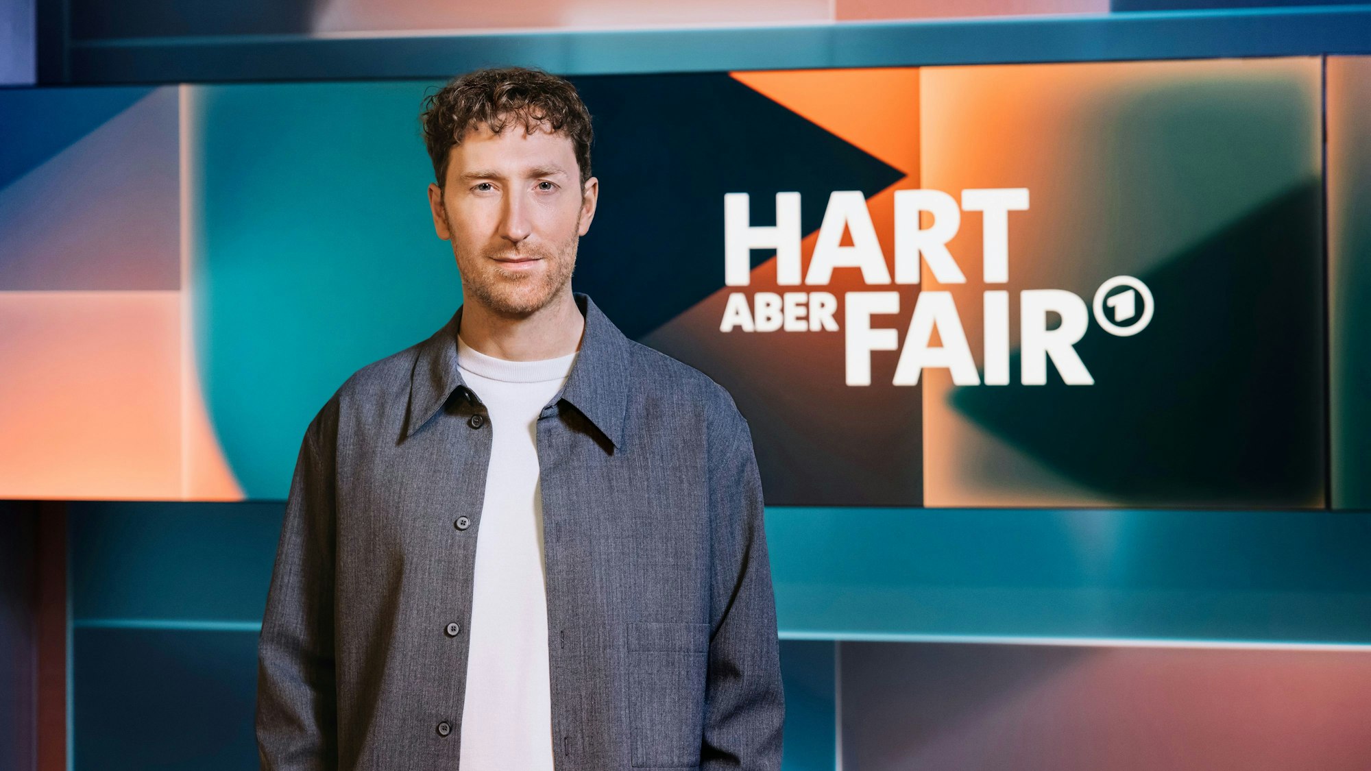 Louis Klamroth moderiert seit rund einem Jahr die Politik-Talkshow „Hart aber fair“.