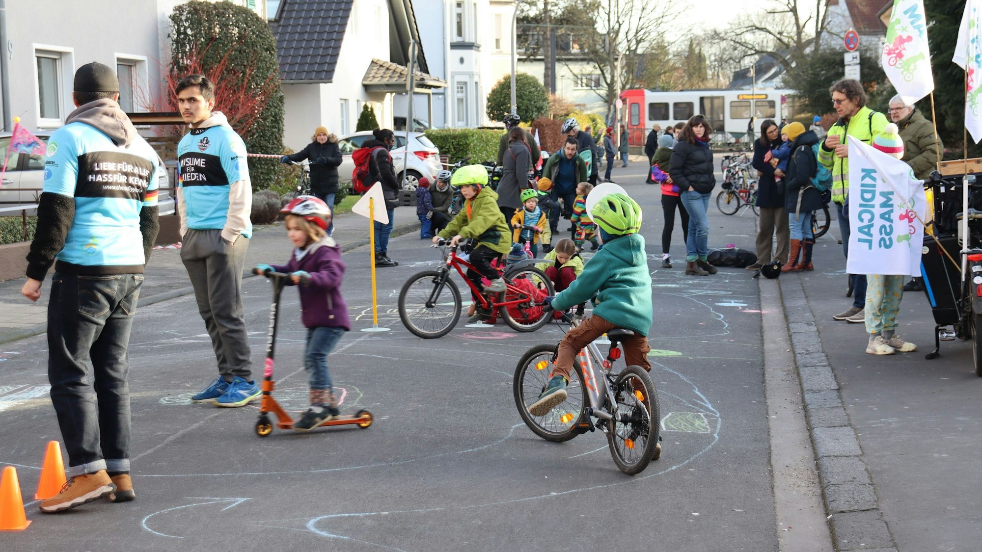 Beim Fahrradfest auf der Vischeringstraße gabe es Info- und Aktionsstände.
