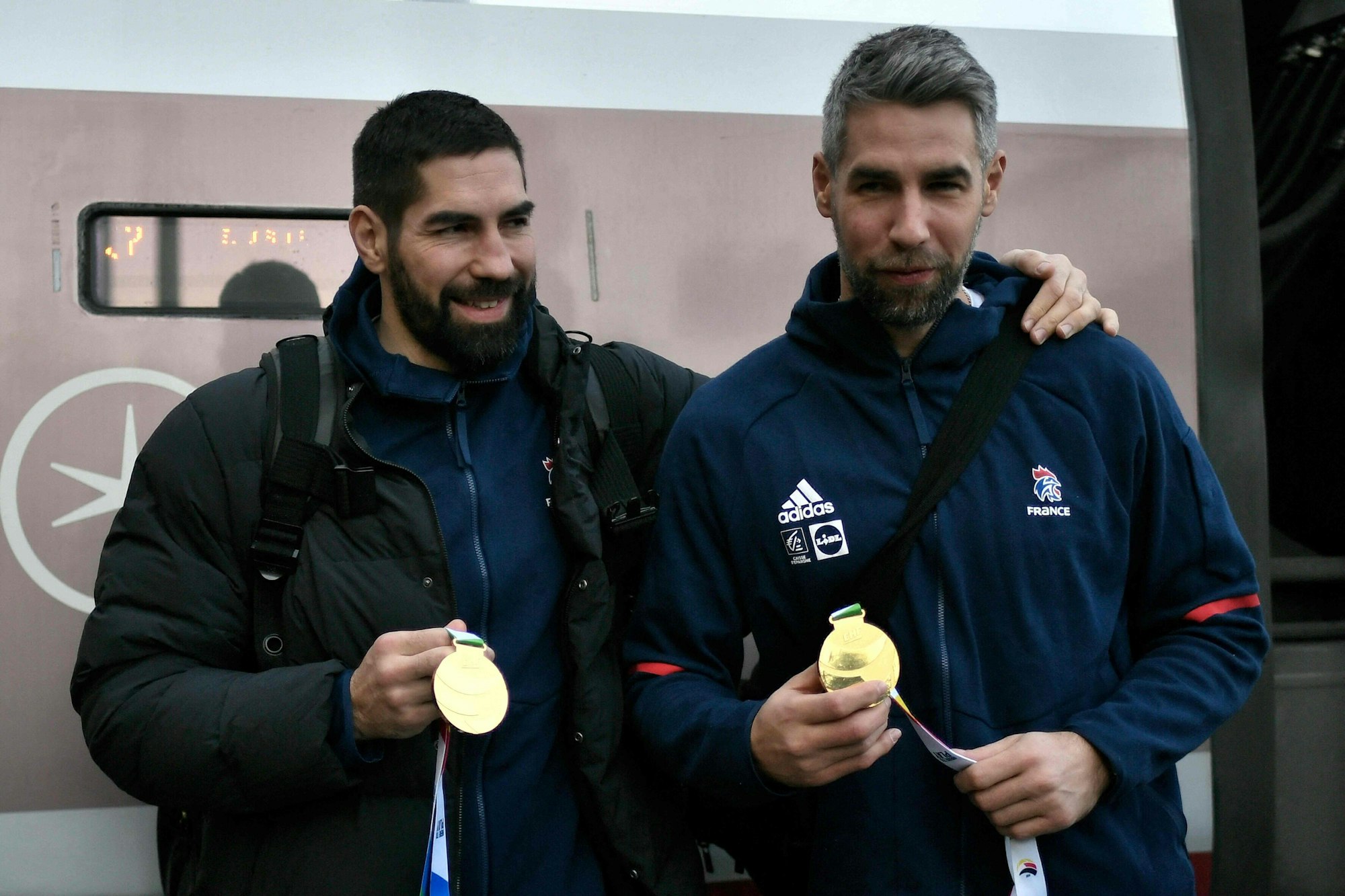Heimfahrt mit dem Zug und Goldmedaillen: Die Brüder Nikola (l.) und Luka Karabatic.