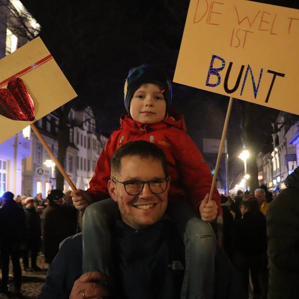 Zu sehen ist die Demonstration in Brühl.