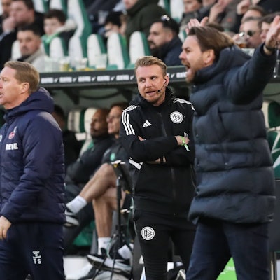 Tobias Krull vom MTV Gifhorn übernahm als vierter offizieller und erlebte die Kölner Bank im Abstiegskampf.