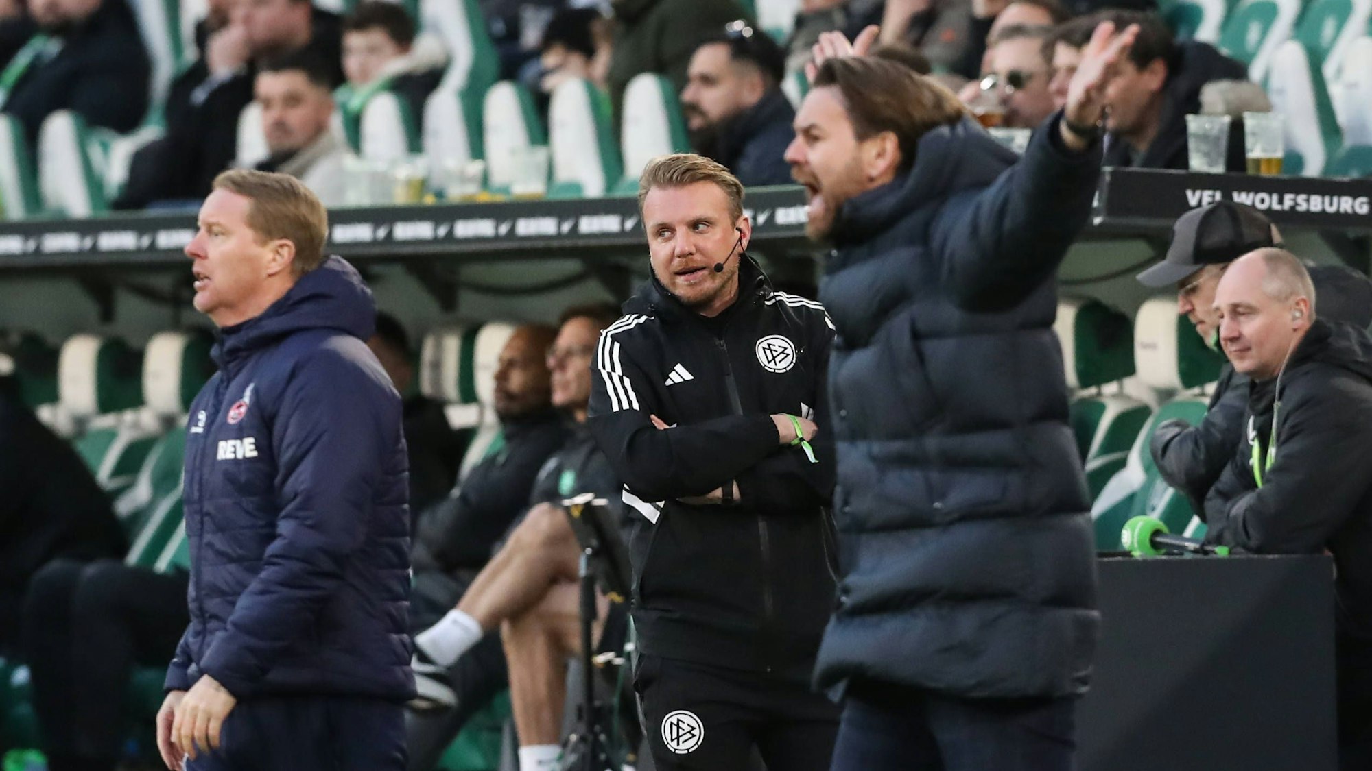 Tobias Krull vom MTV Gifhorn übernahm als vierter offizieller und erlebte die Kölner Bank im Abstiegskampf.