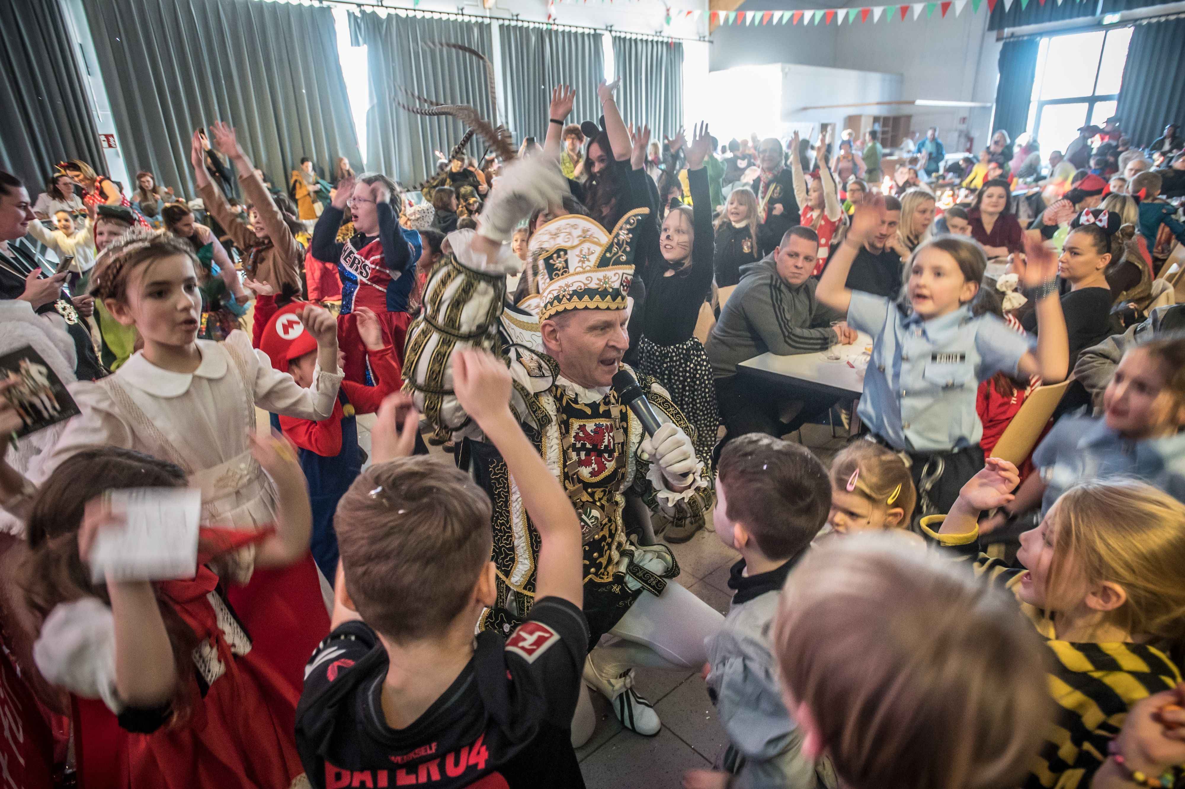 Prinz Mally I. in Aktion der Bürgerhalle.