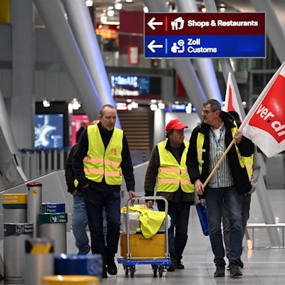 Die Gewerkschaft Verdi ruft für Donnerstag (1. Februar) zu Streiks des Sicherheitspersonals an großen deutschen Flughäfen auf. (Symbolbild)