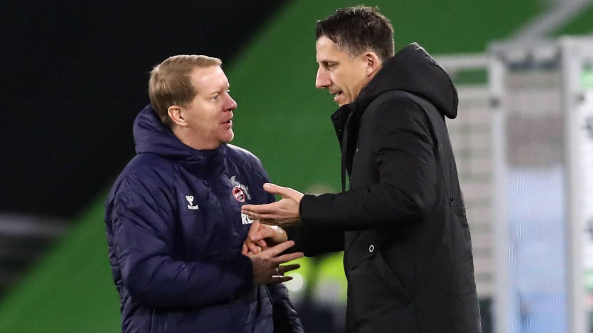 Christian Keller mit Trainer Timo Schultz nach dem 1:1 in Wolfsburg