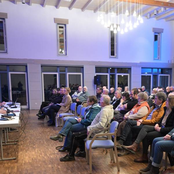 Das Foto zeigt die Bürgerversammlung im Bürgerhaus Kürten